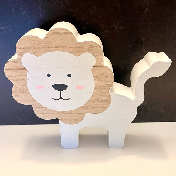 Everything Lion!!!!  Remember Party City is going out of business!! - Picture 11 of 11